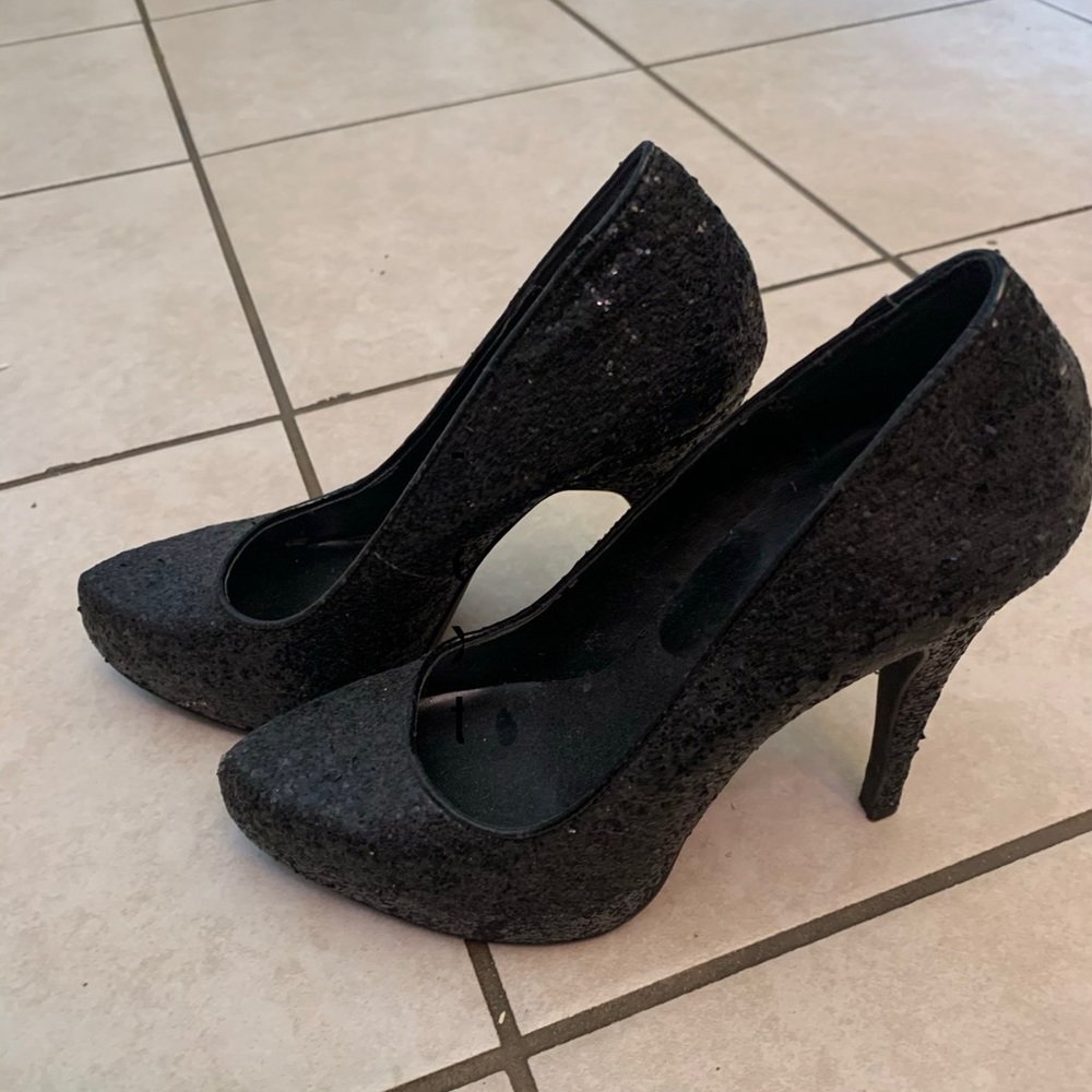 Black Glittery Michael Shoes Size 6
